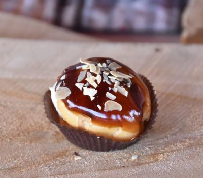 Choux of Caramel - Mini Desserts Pastry Wholesale, Desserts Wholesale, Desserts in Pan, Family Desserts, Sirup Desserts, Desserts in Bowl, Atomic Desserts, Pastry, Cakes