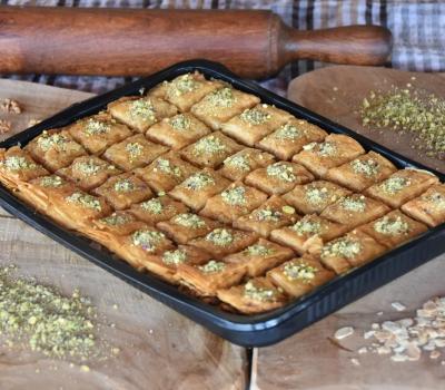 Little Baklavas - Syrup Desserts Pastry Wholesale, Desserts Wholesale, Desserts in Pan, Family Desserts, Sirup Desserts, Desserts in Bowl, Atomic Desserts, Pastry, Cakes